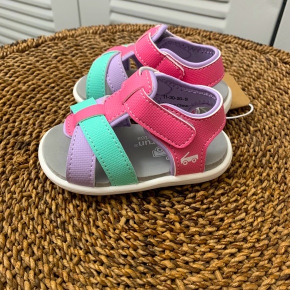 see kai run basics sandals